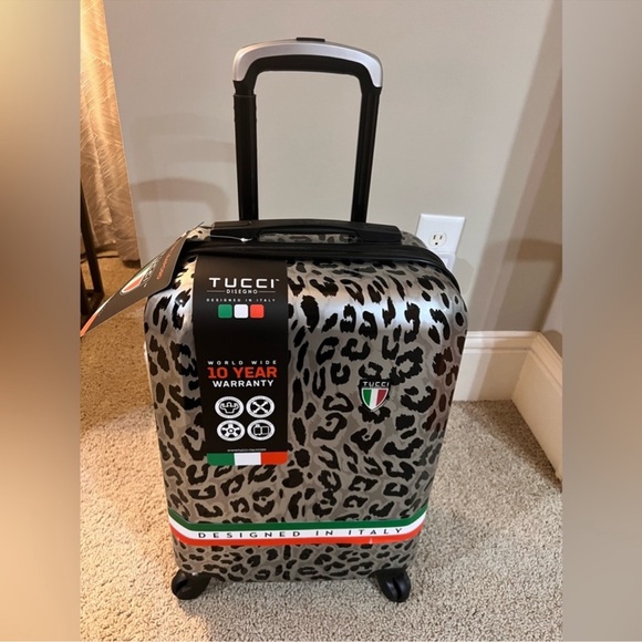 🎉LAST PIECE🎉TUCCI Italy WINTER LEOPARD 20" Spinner Carry On Travel Suitcase - Picture 3 of 9